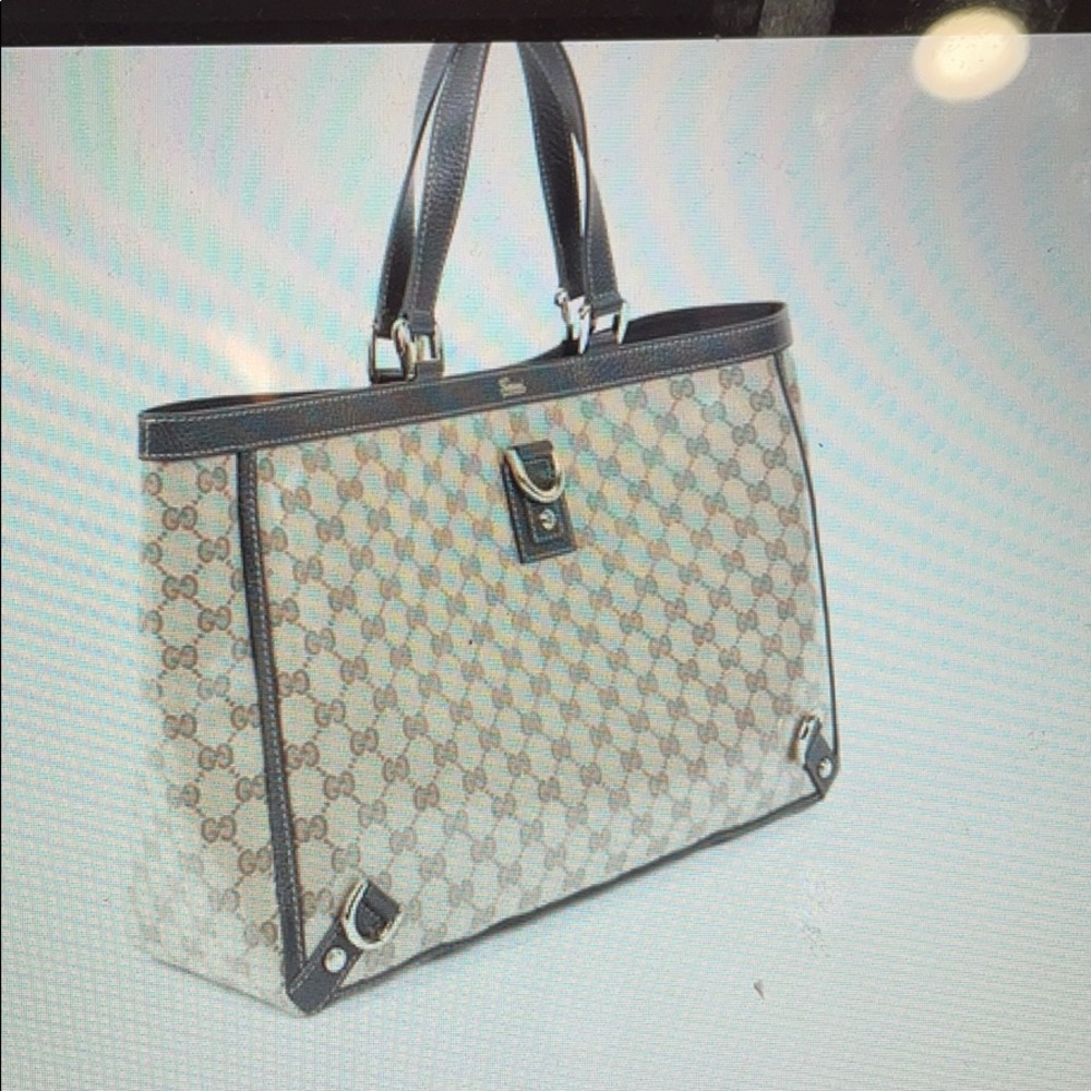 Gucci handbag bag with wallet